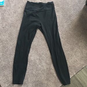 Lululemon Pushing Limits Tight size 6 in black